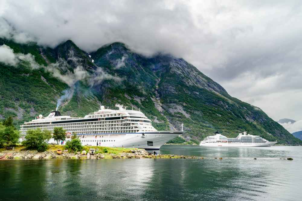 Norveç Fiyortları’nın Kalbine Giden Yol: Cruise Gemisi